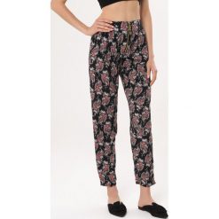 Czarne Spodnie Eighteen. Czarne spodnie damskie Born2be, s, z tkaniny. Za 39,99 zł.