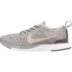 Nike Sportswear DUALTONE RACER SE (PS) Tenisówki i Trampki river rock/cobblestone/black/light bone/white. Zielone trampki męskie Nike Sportswear, z tworzywa sztucznego. W wyprzedaży za 195,30 zł.
