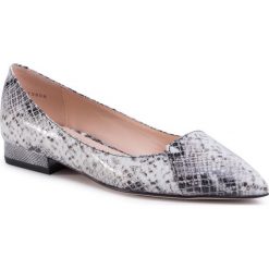 Baleriny SOLO FEMME - 46809-61-L04/000-04-00 Wąż Szary. Szare baleriny damskie Solo Femme, bez wzorów, ze skóry, klasyczne, bez obcasa, bez zapięcia. Za 339,00 zł.