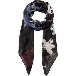 Desigual Apaszka Foul Roots Nebla 19WAWA27 2070. Szaliki damskie Desigual, bez wzorów. Za 168,00 zł.