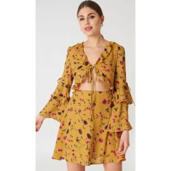 Glamorous Sukienka mini z długim rękawem - Multicolor,Yellow. Żółte długie sukienki Glamorous, z falbankami, z długim rękawem. W wyprzedaży za 60,89 zł.