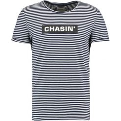 T-shirty męskie: Chasin’ SHORE BOX Tshirt z nadrukiem navy