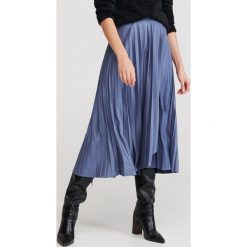 Plisowana spódnica - Niebieski. Niebieskie spódniczki damskie Reserved, bez wzorów. Za 119,99 zł.