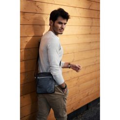 Miejska torba skÓrzana na ramiĘ saszetka always wild skÓra naturalna hq. Szare torby męskie skórzane ALWAYS WILD, w paski, ze skóry, eleganckie. Za 139,90 zł.
