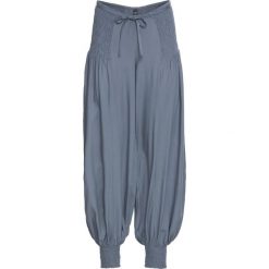 Spodnie alladynki bonprix niebieski dymny. Niebieskie spodnie damskie bonprix. Za 59,99 zł.