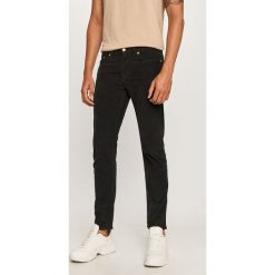 Levi's - Spodnie. Czarne spodnie męskie Levi's®, s, bez wzorów, z elastanu. W wyprzedaży za 319,90 zł.