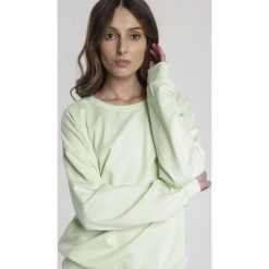 Miętowa Bluza Pirenise. Zielone bluzy damskie Renee, xl, bez wzorów, z dzianiny, z długim rękawem, długie, bez kaptura. Za 69,99 zł.