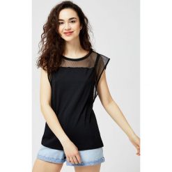 Bluzka z łączonych materiałów. Bluzki damskie Moodo, s, bez wzorów, z materiału, bez kołnierzyka, bez rękawów. Za 34,99 zł.