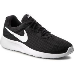 Buty NIKE - Tanjun 812654 011 Black/White. Czarne sneakersy męskie Nike, bez wzorów, z materiału, bez zapięcia. W wyprzedaży za 219,00 zł.