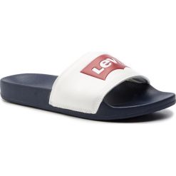 Klapki LEVI'S - 229170-794-17 Navy Blue. Białe klapki damskie Levi's®, bez wzorów, ze skóry ekologicznej, bez obcasa. W wyprzedaży za 89,00 zł.
