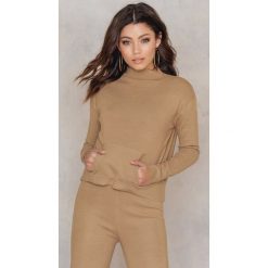 Odzież damska: NA-KD Dzianinowy sweter z kieszenią z przodu – Beige
