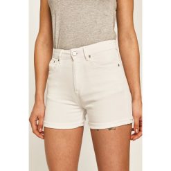 Pepe Jeans - Szorty Archive. Białe szorty damskie Pepe Jeans, bez wzorów, z elastanu, casualowe. Za 279,90 zł.