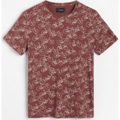 T-shirt z nadrukiem -. T-shirty męskie Reserved, s, z nadrukiem, bez kołnierzyka. Za 39,99 zł.