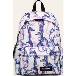 Eastpak - Plecak. Białe plecaki damskie Eastpak, w paski, z poliesteru. W wyprzedaży za 119,90 zł.