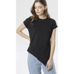 Czarny T-shirt Pherogenia. Czarne bluzki damskie Born2be, xl, bez wzorów, z jeansu, z okrągłym kołnierzem, z krótkim rękawem. Za 54,99 zł.