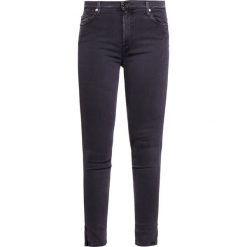7 for all mankind HIGHWAIST SKINNY CROPPED Jeansy Slim Fit washed black. Czarne jeansy damskie relaxed fit marki 7 for all mankind, z bawełny. W wyprzedaży za 743,20 zł.