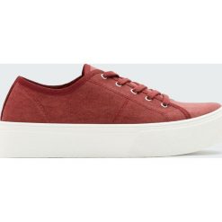 Bordowe tenisówki join life. Czerwone trampki i tenisówki damskie Pull&Bear, bez wzorów, bez zapięcia. Za 139,00 zł.