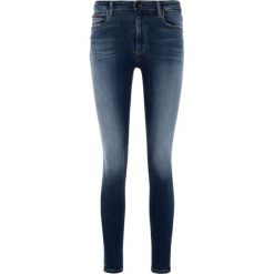 Jeansy Slim Fit Tommy Jeans DW0DW07048. Niebieskie jeansy damskie Tommy Jeans, bez wzorów, z jeansu. W wyprzedaży za 289,00 zł.