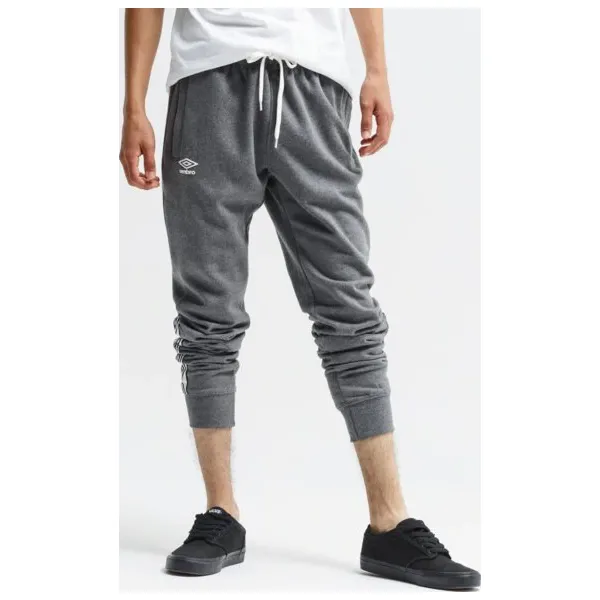 Umbro Spodnie Fleece With Cuff Taping , szary, rozmiar L. Szare spodnie męskie Umbro, m, bez wzorów, z bawełny, sportowe, długie. Za 129,99 zł.
