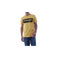 T-shirty z krótkim rękawem Wrangler W742FKY02 LOGO TEE. Żółte t-shirty męskie Wrangler, s, bez wzorów, bez kołnierzyka, krótkie. Za 103,29 zł.