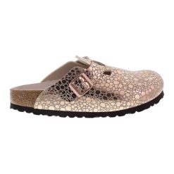 Chodaki w kolorze złotym ze wzorem. Żółte klapki damskie Birkenstock, bez wzorów, z materiału, bez obcasa. W wyprzedaży za 359,95 zł.