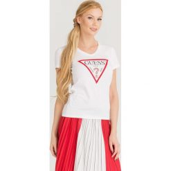 T-SHIRT ORIGINAL TEE Guess. Białe t-shirty damskie Guess, s, z nadrukiem, z bawełny, bez kołnierzyka. Za 199,00 zł.