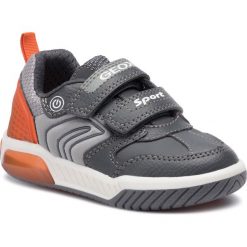 Sneakersy GEOX - J Inek B. D J949CD 0BU11 C0036 M Grey/Orange. Szare trampki chłopięce Geox, bez wzorów, ze skóry ekologicznej, na rzepy. Za 239,00 zł.