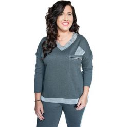 Szary komplet bluzka i spodnie OVERSIZE PLUS SIZE JESIEŃ. Szare bluzki damskie Moda Size Plus Iwanek, xxl, bez wzorów, z bawełny, z kontrastowym kołnierzykiem, plus size, bez rękawów. Za 225,00 zł.