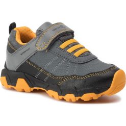 Sneakersy GEOX - J Magnetar B. Wpf A J94ACA 050BU C0054 M Black/Yellow. Szare trampki chłopięce Geox, bez wzorów, ze skóry ekologicznej, na rzepy. Za 239,00 zł.