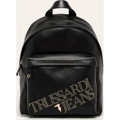 Trussardi Jeans - Plecak. Białe plecaki damskie Trussardi Jeans, z aplikacjami, z poliesteru. Za 639,90 zł.