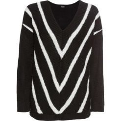 Sweter bonprix czarno-biel wełny w paski. Czarne swetry klasyczne damskie bonprix, z wełny, z dekoltem w serek. Za 99,99 zł.