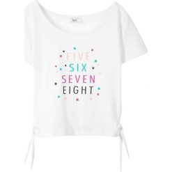 T-shirt z przewiązaniem bonprix biały. Białe bluzki dziewczęce bonprix, na lato, z nadrukiem, z bawełny, bez kołnierzyka, bez rękawów, bez kaptura. Za 29,99 zł.