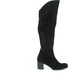 Zamszowe kozaki za kolano - skóra naturalna - model 189 - kolor czarny welur. Czarne kozaki damskie Zapato, ze skóry, za kolano, bez obcasa, bez zapięcia. W wyprzedaży za 374,25 zł.