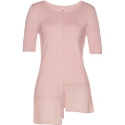 Asymetryczny shirt z szyfonem bonprix stary jasnoróżowy. Różowe koszulki damskie bonprix, bez wzorów, z szyfonu, retro, z asymetrycznym kołnierzem. Za 32,99 zł.