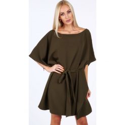 Khaki sukienka oversize 0226. Brązowe sukienki damskie Fasardi, bez wzorów, bez kołnierzyka, bez rękawów, oversize. Za 119,00 zł.