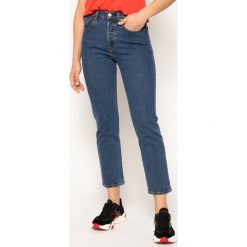 Jeansy Regular Fit Levi's® 501® Crop 36200-0095. Niebieskie jeansy damskie s. W wyprzedaży za 299,00 zł.