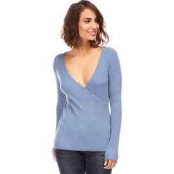 Sweter w kolorze niebieskim. Niebieskie swetry damskie L'étoile du cachemire, bez wzorów, z kaszmiru, klasyczne, bez rękawów, bez kaptura. W wyprzedaży za 89,95 zł.