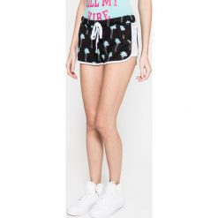 Tally Weijl - Szorty. Szare szorty damskie marki TALLY WEIJL, z dzianiny, casualowe. W wyprzedaży za 34,90 zł.
