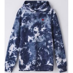 Bluza z kapturem tie-dye -. Bluzy męskie Cropp, s, bez wzorów, z kapturem, bez rękawów, z kapturem. Za 109,99 zł.