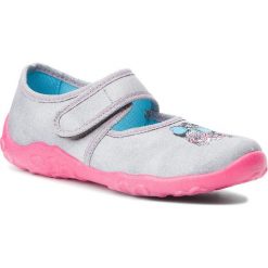 Kapcie SUPERFIT - 3-00282-25 S Hellgrau. Szare sandały dziewczęce Superfit, z tworzywa sztucznego, bez zapięcia. Za 129,00 zł.
