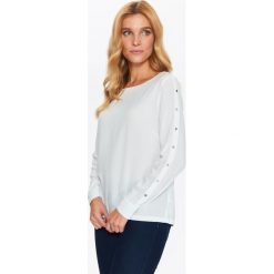BLUZKA DAMSKA ZE ZDOBIONYMI RĘKAWAMI. Szare bluzki damskie marki Top Secret, eleganckie, z długim rękawem. Za 34,99 zł.