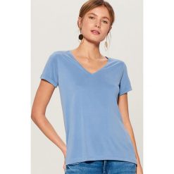 Koszulka basic - Niebieski. Niebieskie koszulki damskie marki Mohito, s, bez wzorów, bez kołnierzyka, bez rękawów. Za 59,99 zł.