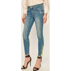 Liu Jo - Jeansy. Niebieskie jeansy damskie Liu Jo. W wyprzedaży za 549,90 zł.
