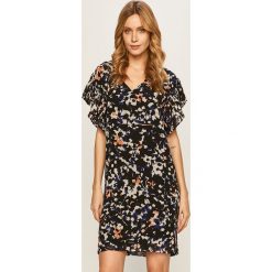 Dkny - Sukienka. Czarne sukienki damskie DKNY, na co dzień, s, bez wzorów, z poliesteru, casualowe, bez kołnierzyka, z krótkim rękawem, krótkie, mini, proste. Za 599,90 zł.