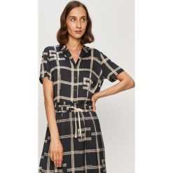 Scotch & Soda - Koszula. Bluzki damskie Scotch & Soda, s, bez wzorów, z wiskozy, klasyczne, z klasycznym kołnierzykiem, z długim rękawem. Za 389,90 zł.