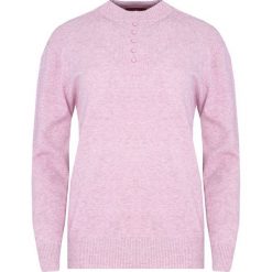 Jasnofioletowy Sweter Shortage. Różowe swetry klasyczne damskie marki Born2be, xl, ze stójką. Za 49,99 zł.