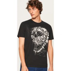 T-shirty męskie: T-shirt regular fit z rockowym nadrukiem - Czarny