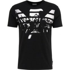 Emporio Armani Tshirt z nadrukiem nero. Czarne koszulki polo męskie Emporio Armani, xl, z nadrukiem, z bawełny, bez kołnierzyka, bez rękawów. Za 389,00 zł.