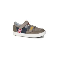 Buty Dziecko GBB VARNO. Szare trampki chłopięce GBB, bez wzorów, bez zapięcia. Za 244,30 zł.