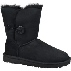 UGG Bailey Button II 1016226-BLK. Czarne śniegowce damskie Ugg, na zimę, ze skóry, bez zapięcia. W wyprzedaży za 949,99 zł.